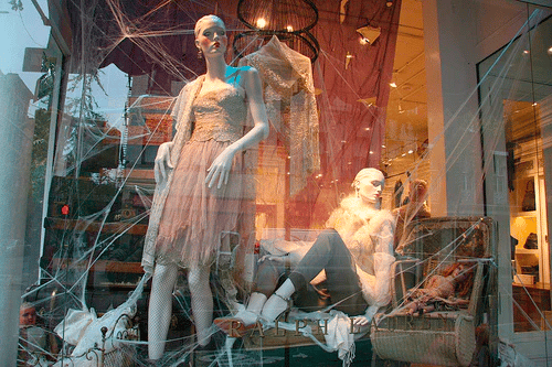 Mannequins decorated in a Halloween fashion